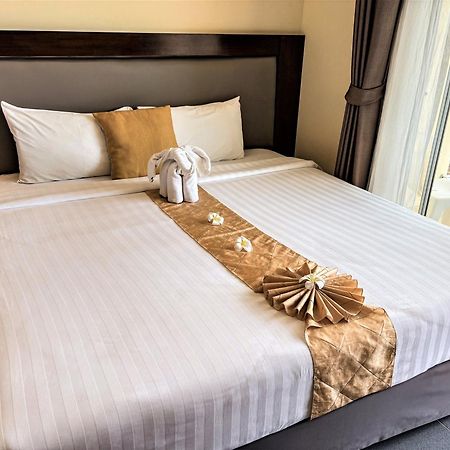 Blue Beach Grand Resort And Spa In Chalong Phuket By Dayuu Ban Saiyuan Ngoại thất bức ảnh