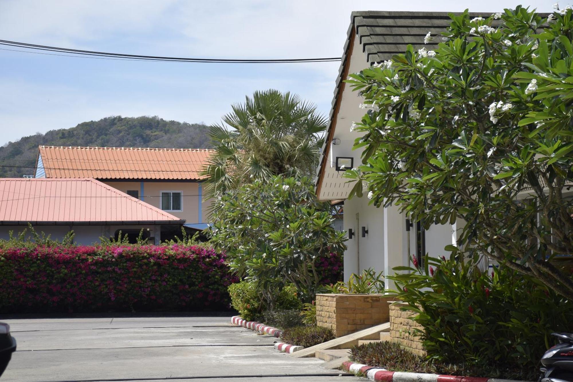 Blue Beach Grand Resort And Spa In Chalong Phuket By Dayuu Ban Saiyuan Ngoại thất bức ảnh
