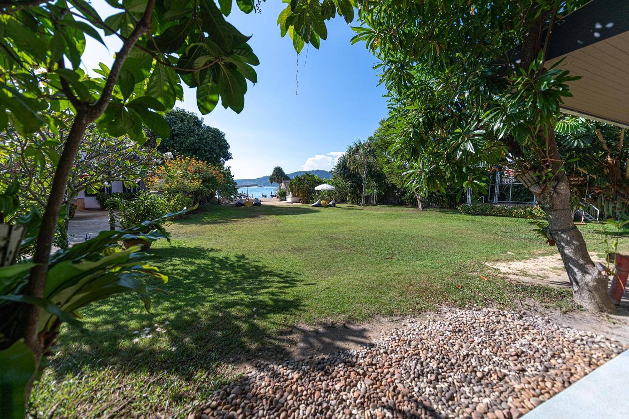 Blue Beach Grand Resort And Spa In Chalong Phuket By Dayuu Ban Saiyuan Ngoại thất bức ảnh