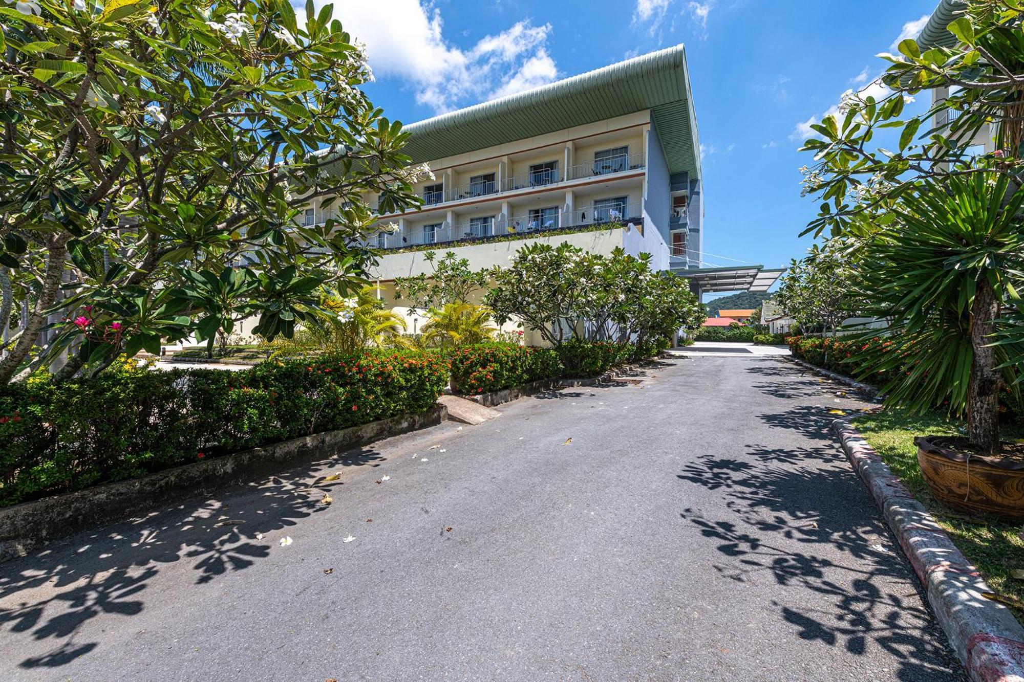 Blue Beach Grand Resort And Spa In Chalong Phuket By Dayuu Ban Saiyuan Ngoại thất bức ảnh