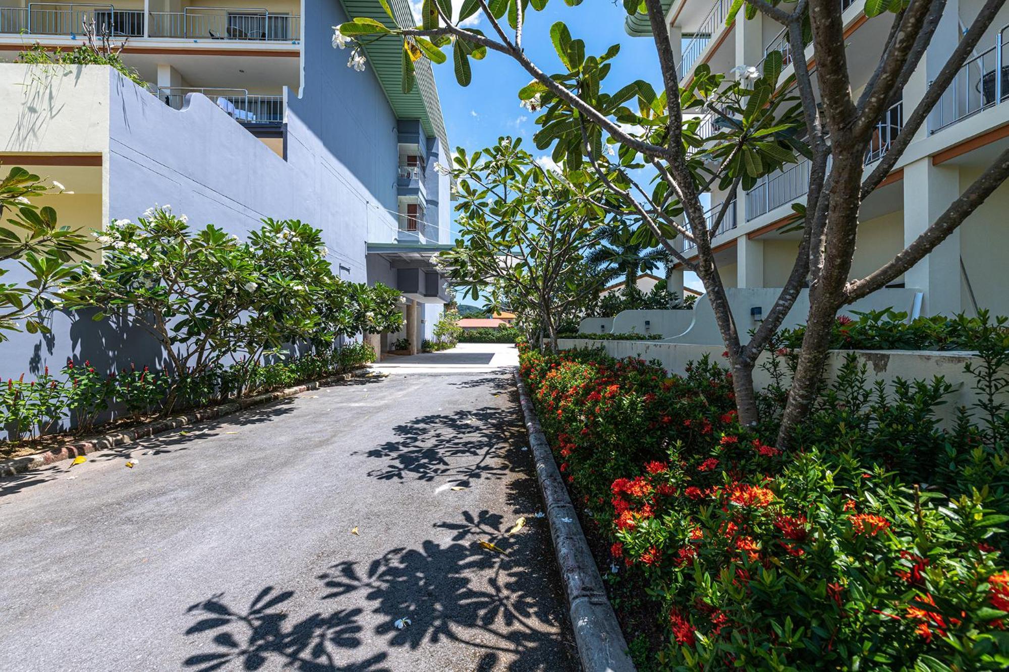 Blue Beach Grand Resort And Spa In Chalong Phuket By Dayuu Ban Saiyuan Ngoại thất bức ảnh