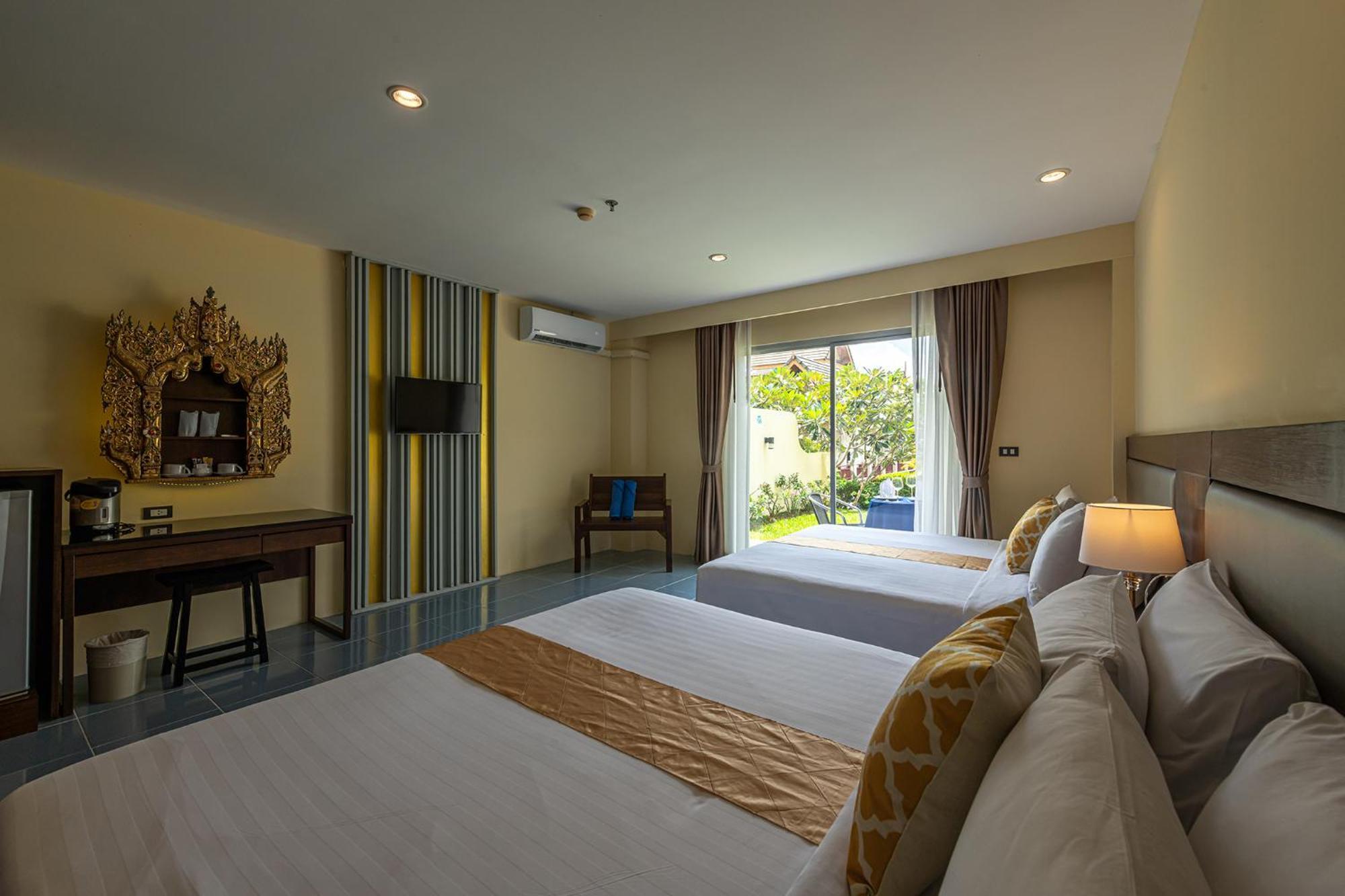 Blue Beach Grand Resort And Spa In Chalong Phuket By Dayuu Ban Saiyuan Ngoại thất bức ảnh
