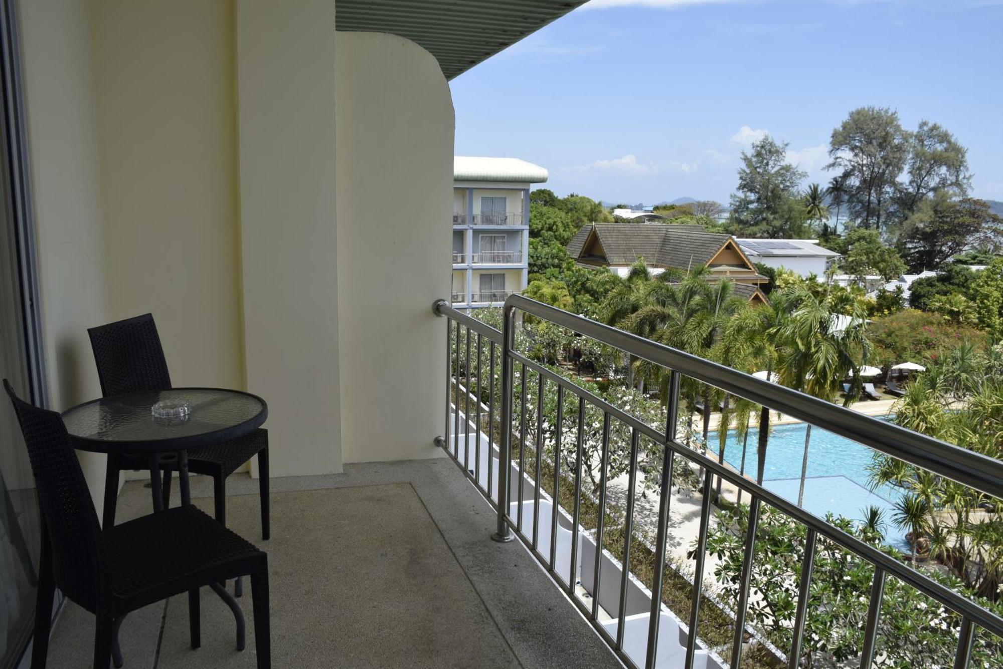 Blue Beach Grand Resort And Spa In Chalong Phuket By Dayuu Ban Saiyuan Ngoại thất bức ảnh